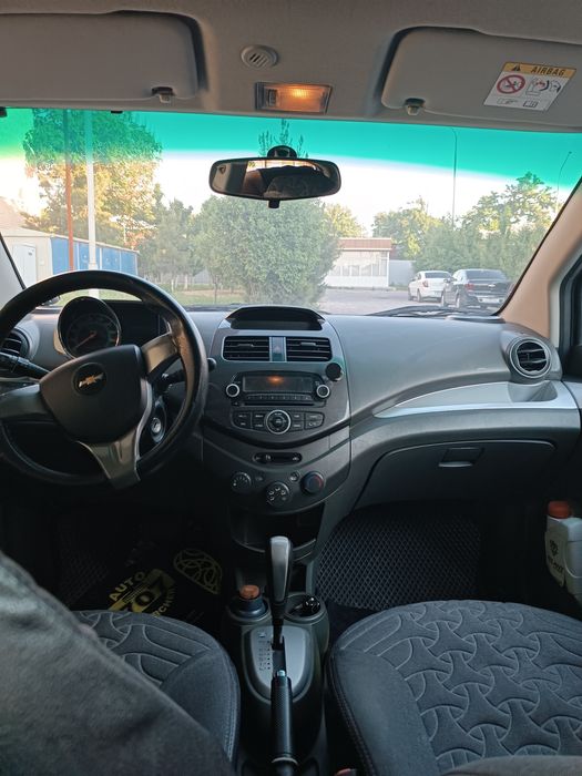 Chevrolet Spark avtomat benzin 2017 srochna sotiladi
