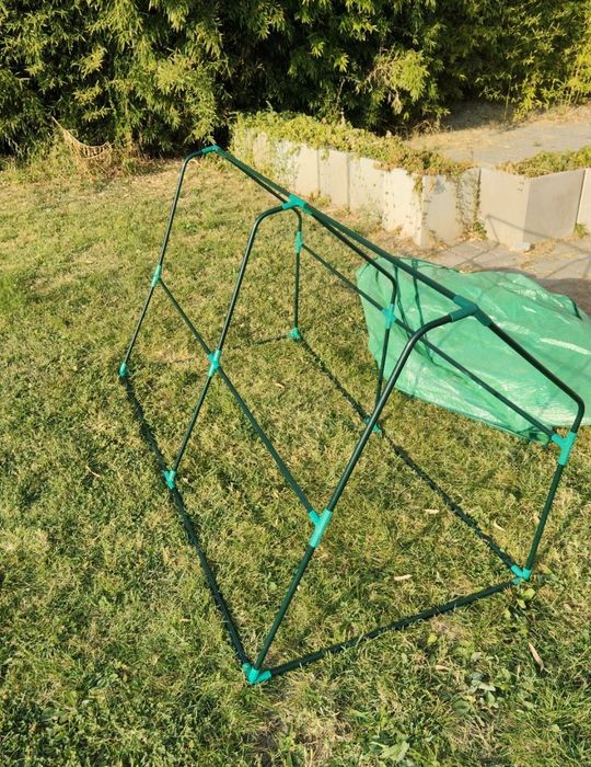 Mini-sera cu deschidere dublă aproape nouă