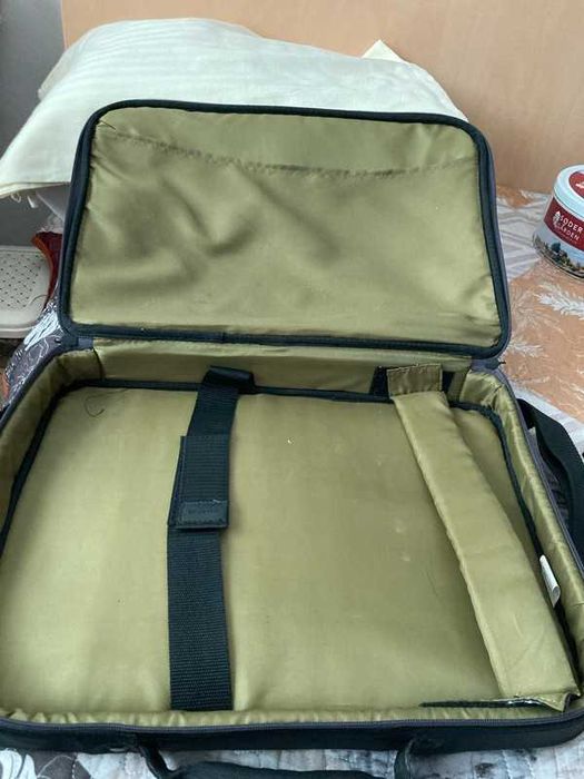 Geanta laptop Targus