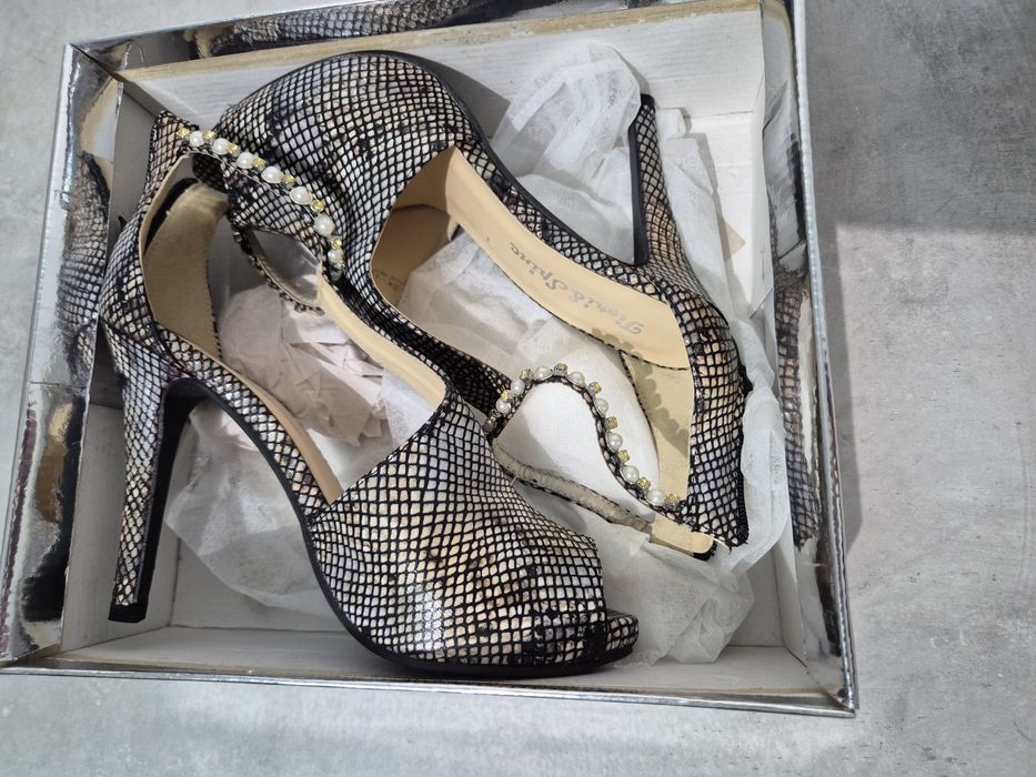 Vand pantofi cu toc open toe Fiori & Spine