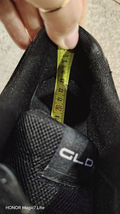 Adidași negri cu strasuri