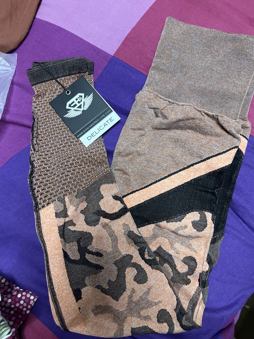 Спортен клин чисто нов с етикет удобен за фитнес тренировка и за навън