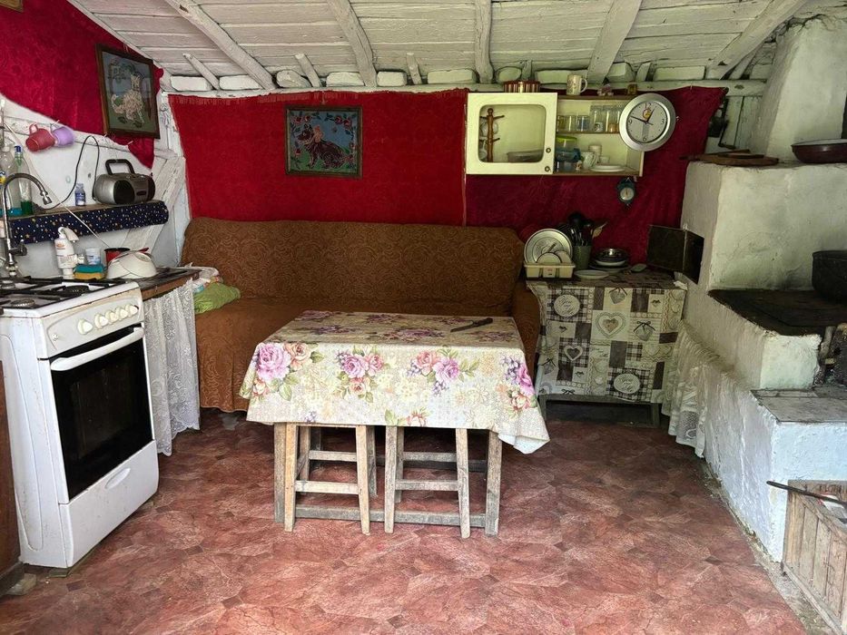 Casă bătranească de vânzare!