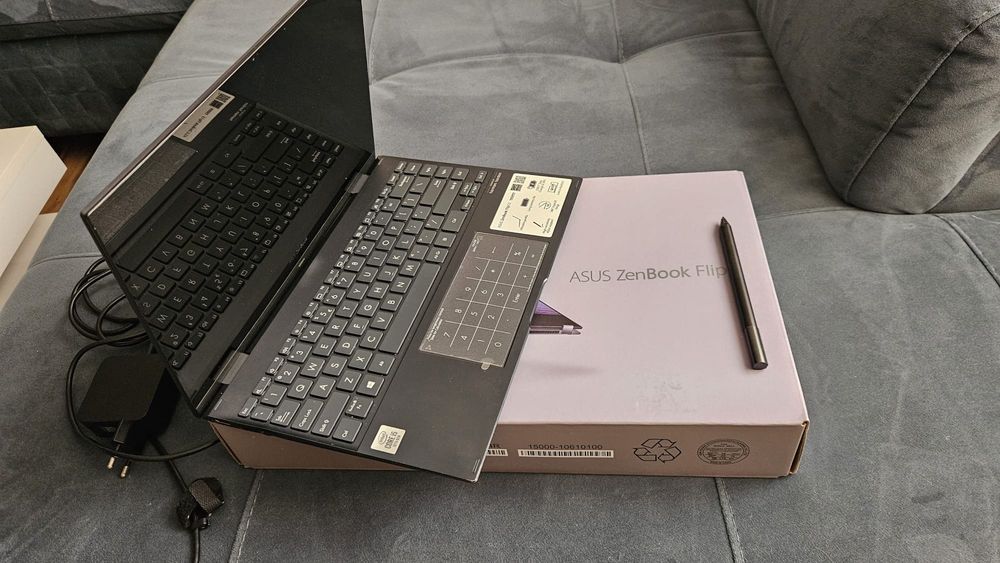 *Laptop 2 în 1 ASUS ZenBook Flip 13 UX363**, în stare excelentă, nou
