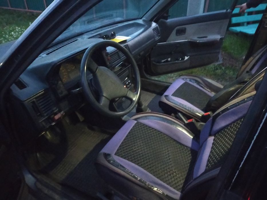 Продам Мазда 323