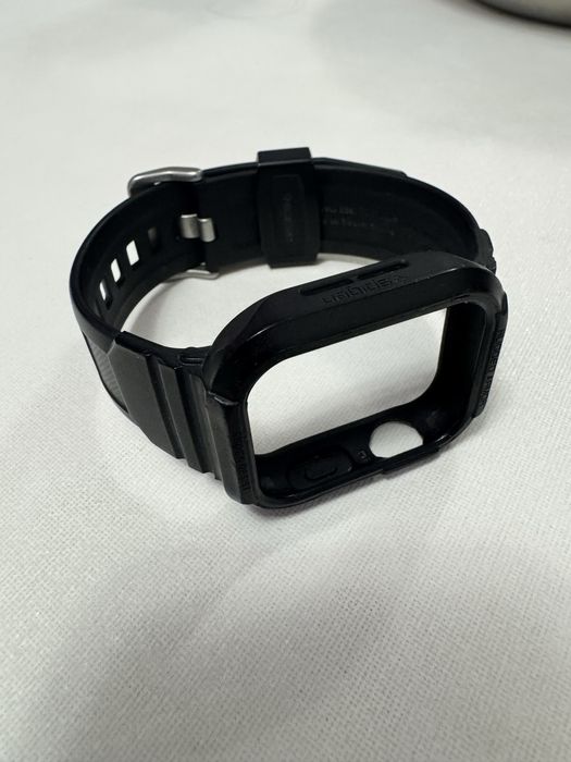 Spigen Rugged Armor за Apple watch 5 44mm