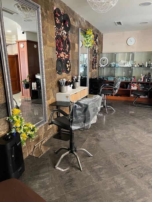 Продава се beauty салон в Бургас — Лазур