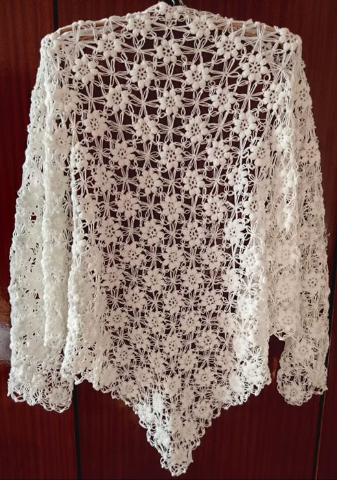 Шаль связанная вручную крючком