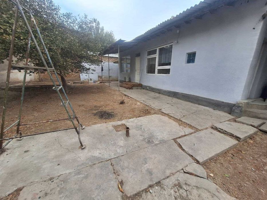 Продается Дом состоит из 5 комнат, веранды.Рядом с горгазом.