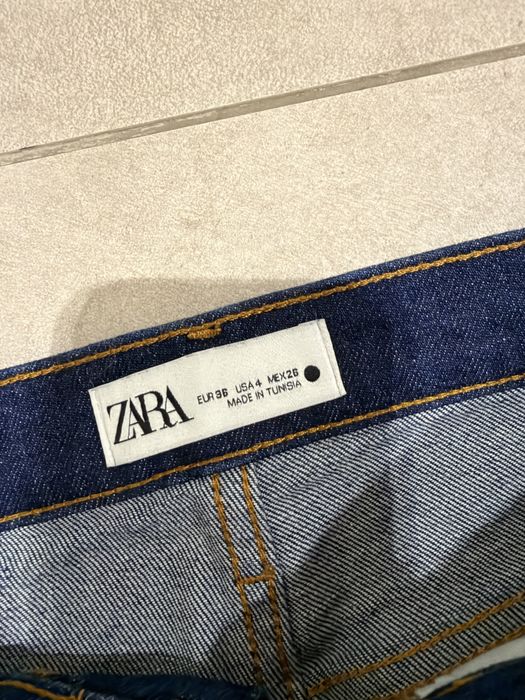 Сини дънки Zara.