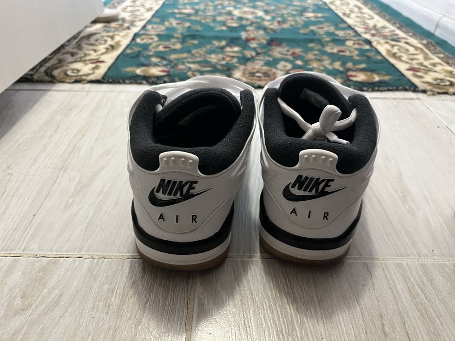 Nike Air Jordan.