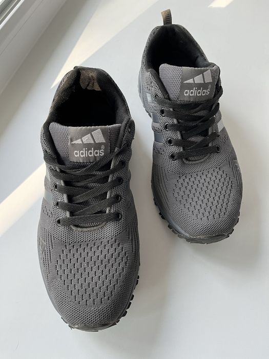 Кроссовки Adidas отличное состояние