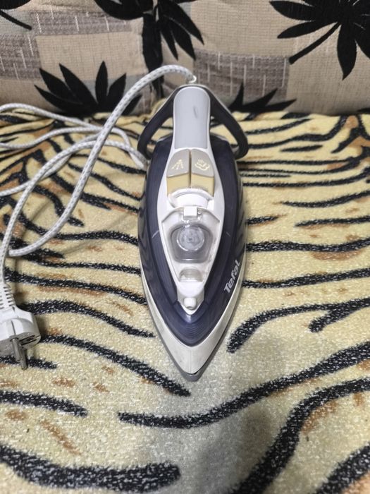 Утюг Tefal в нормальном состоянии