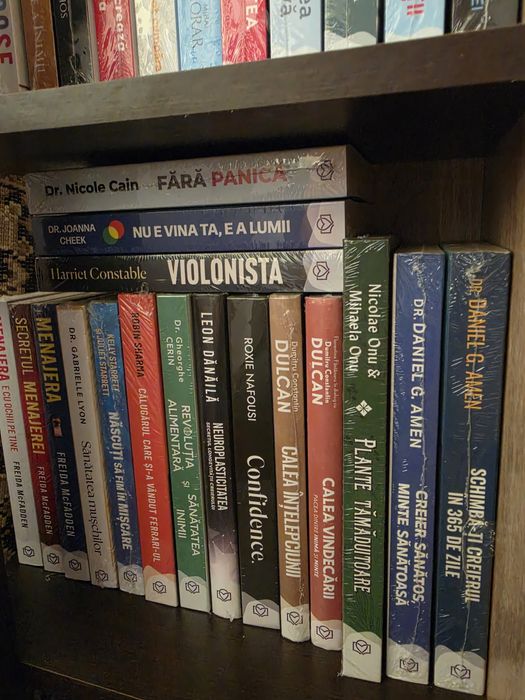 Vand colectie carti sigilate Bookzone