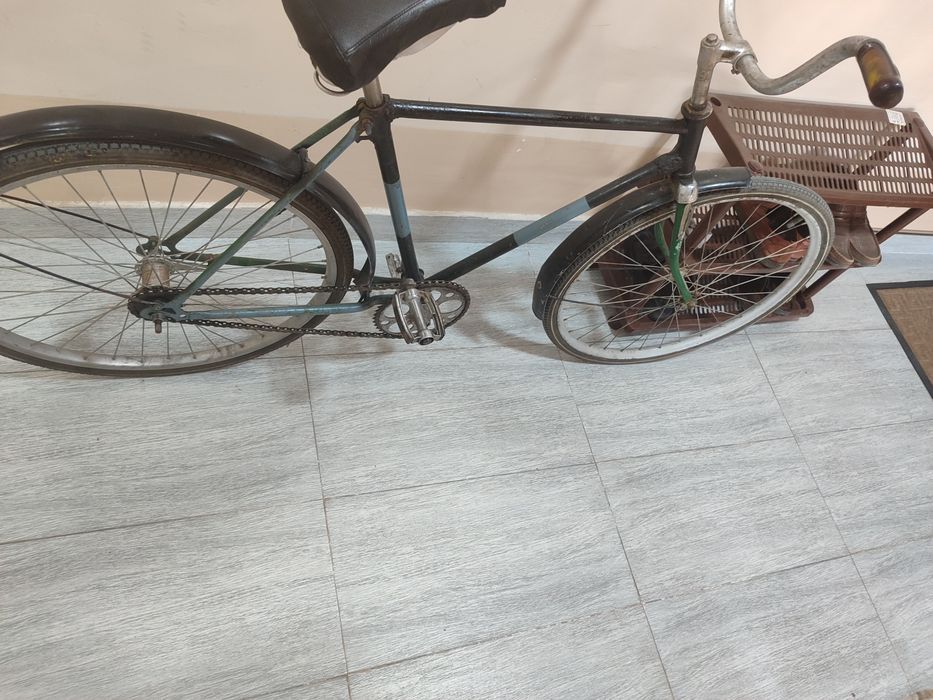 Салют Кама Уралец ссср продаётся в хорошем состоянии