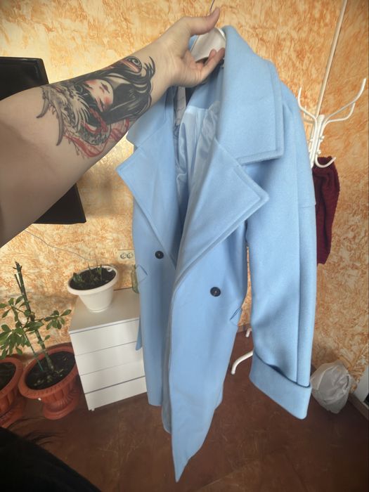 Продается новое пальто с этикеткой