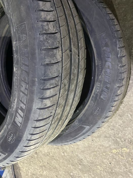 Продам шины 2 шт Мишлен