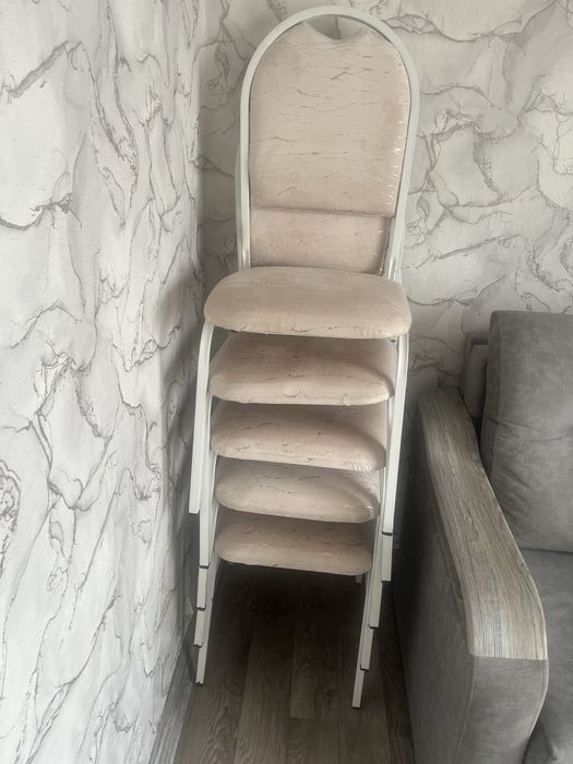 Продам стулья в хорошем состояний