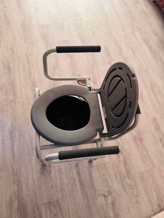 Продам кресло-туалет для инвалидов