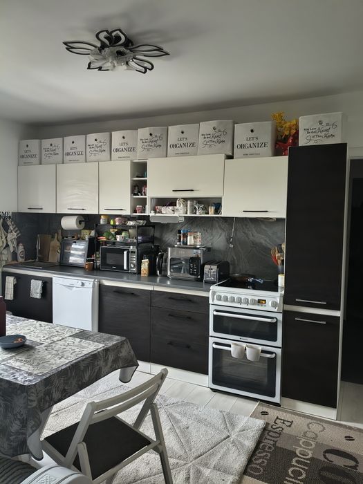 De închiriat artament 3 camere Feldioara .