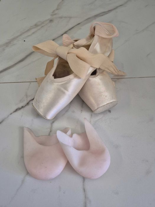 Палци за балет 18.5 см с протектори