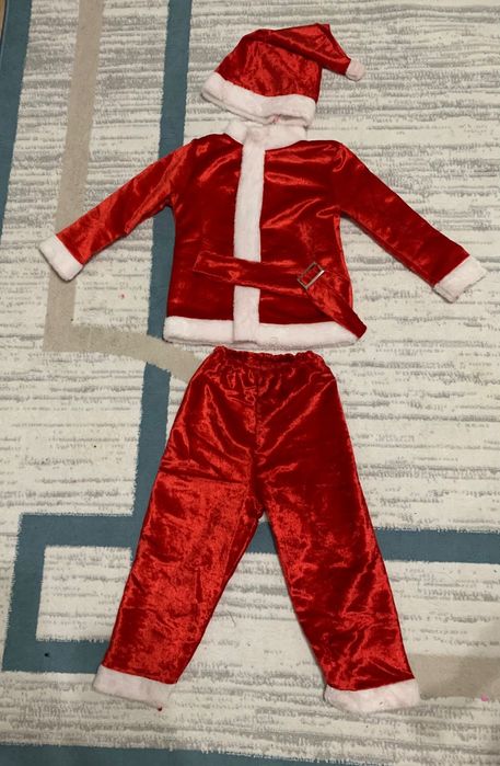 Сдаётся на прокат новогодний костюм санты