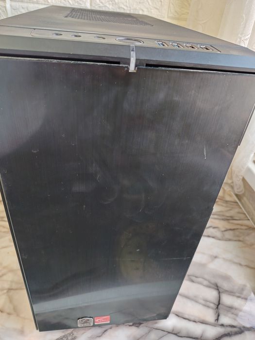 Компютър Intel Core i7- 6700К 16gb SSD  RX 580 8 GB