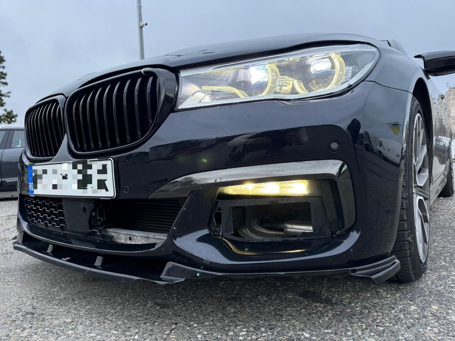 Vand Bmw seria 7/ G11-3.0 D. 2015-usor avariat bara fata