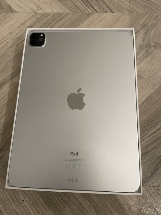 Ipad PRO - generatia 3 - impecabil, ca nou (cu tastatura si pencil)