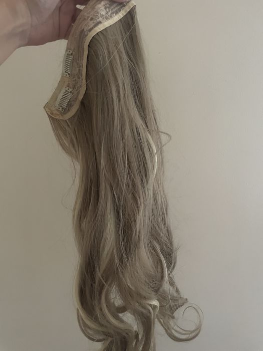 Tresă de păr sintetic