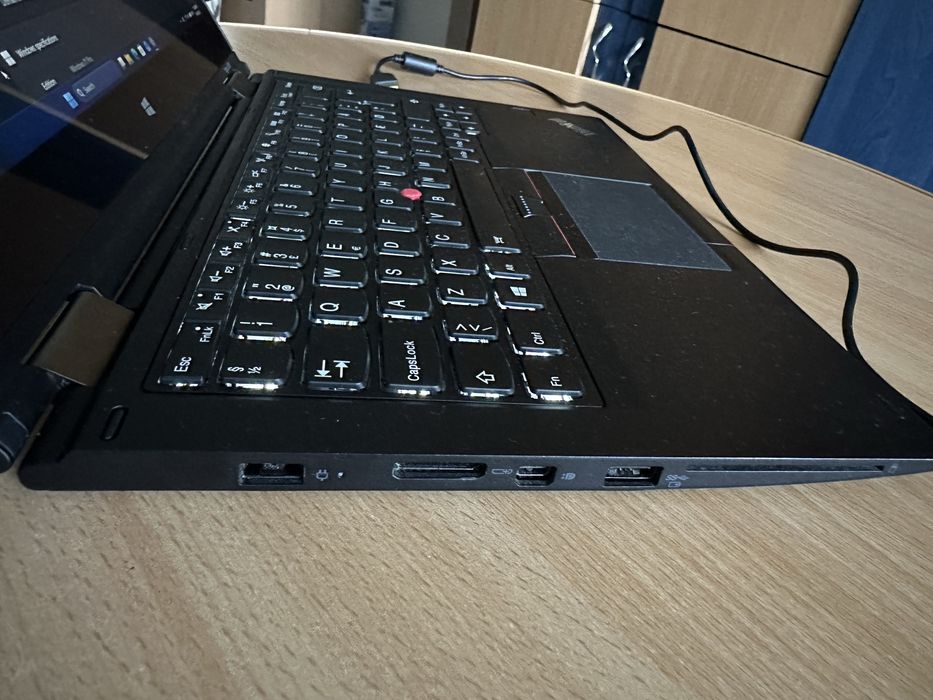 Lenovo Yoga 260,touchscreen360* ,Intel Core I3-6th.Gen,8Gb.