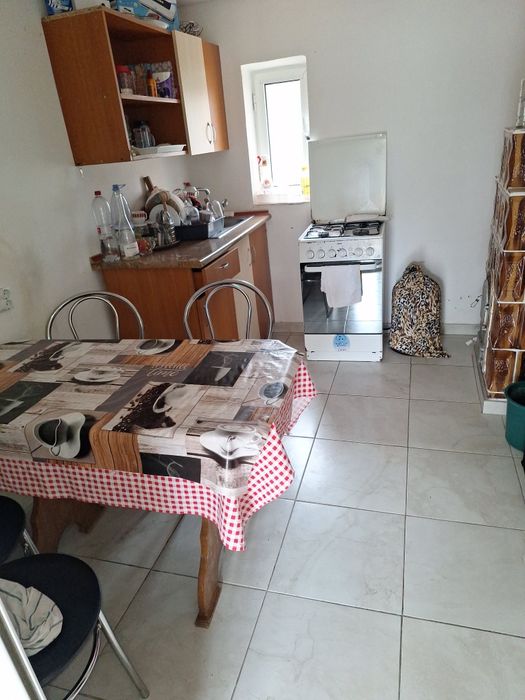 Casa de vanzare com.Carlogani