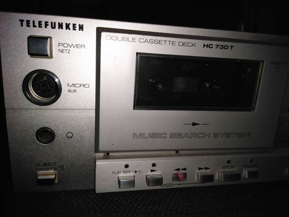 Продавам двукасетен дек Telefunken HC730T
