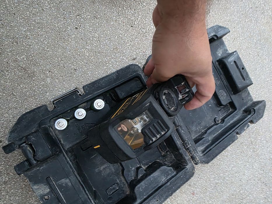 DeWalt DW008 laser cu lumina rosie