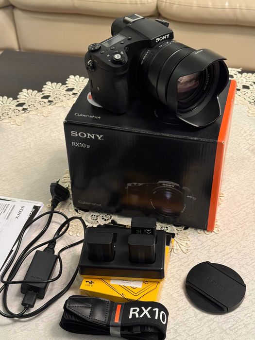 Vând Sony Cyber-shot DSC-RX10 IV Aparat Foto Compact 20.1MP