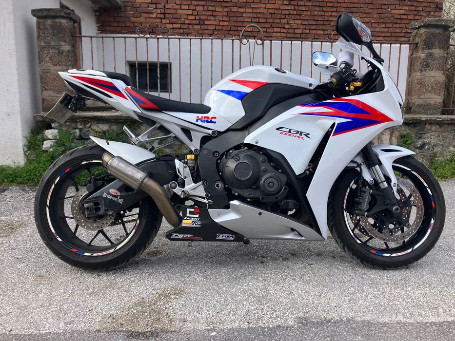 Хонда CBR1000 2011 г. и екипировка