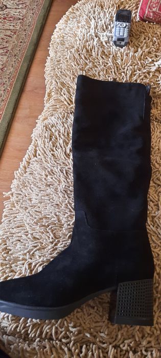 Зимние замшевые сапоги новые 41раз