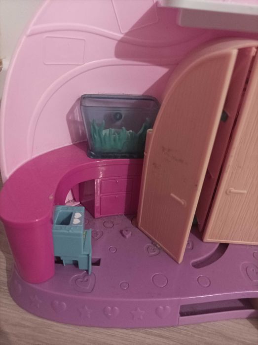 Căsuța de păpuși