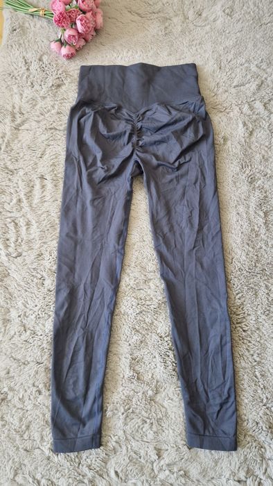 Colanți talie înaltă,la spate încrețit cu efect push-up.