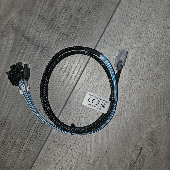 YYTCG Cablu Mini SFF8087 la 4SATA pentru Hard Disk Design Plat, Conector Masculin la Masculin, Transfer de Date Compozit, Lungimi de 1m