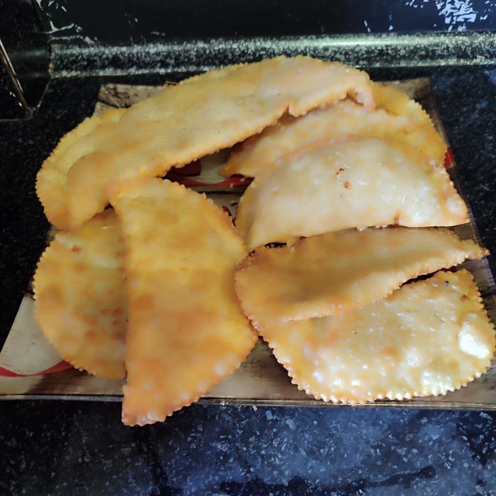 Yarim tayyor mahsulotlar somsa.pelmen.cheburek.manti.buyurtma qab qila