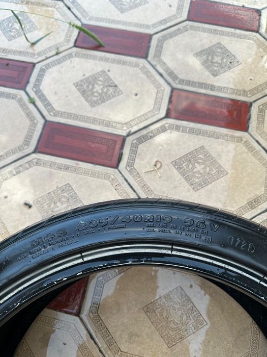 235/40/19 Goodyear