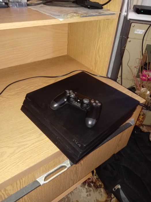 Playstaion 4 pro 1tb