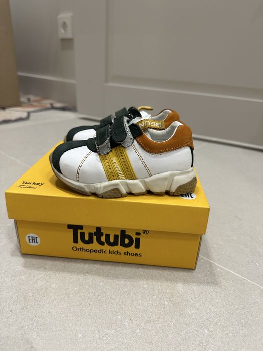 Продам кроссовки Tutubi