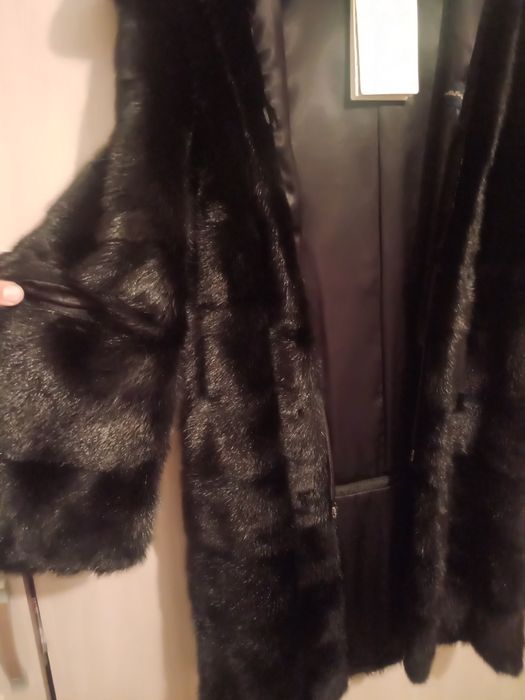 Продам норкоую шубу