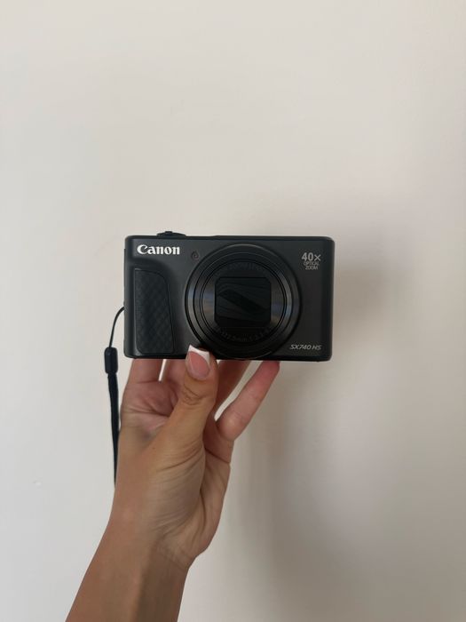 Фотоапарат Canon SX740 HS