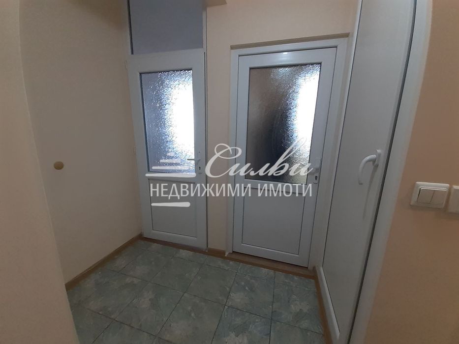 Дава се под наем Едностаен апартамент в Шумен, Тракия - 42 кв.м за 214.2 € - Снимка #9