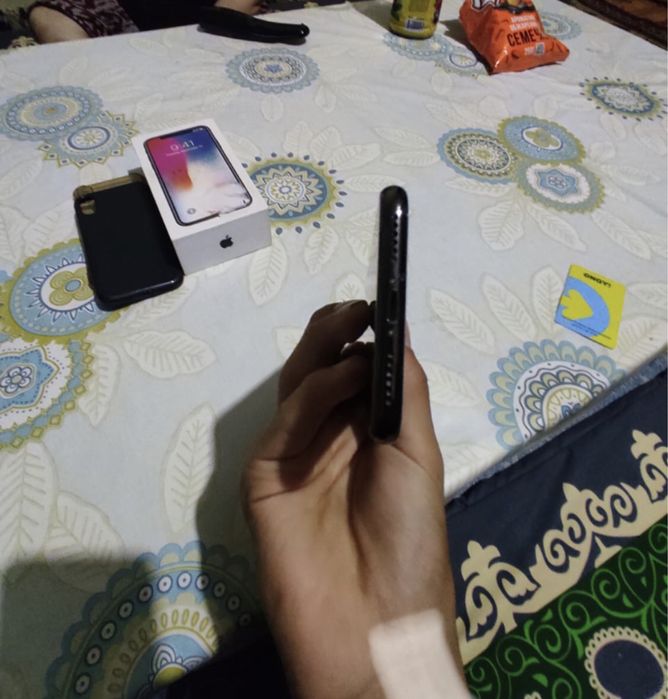 Айфон X ,  60к торг