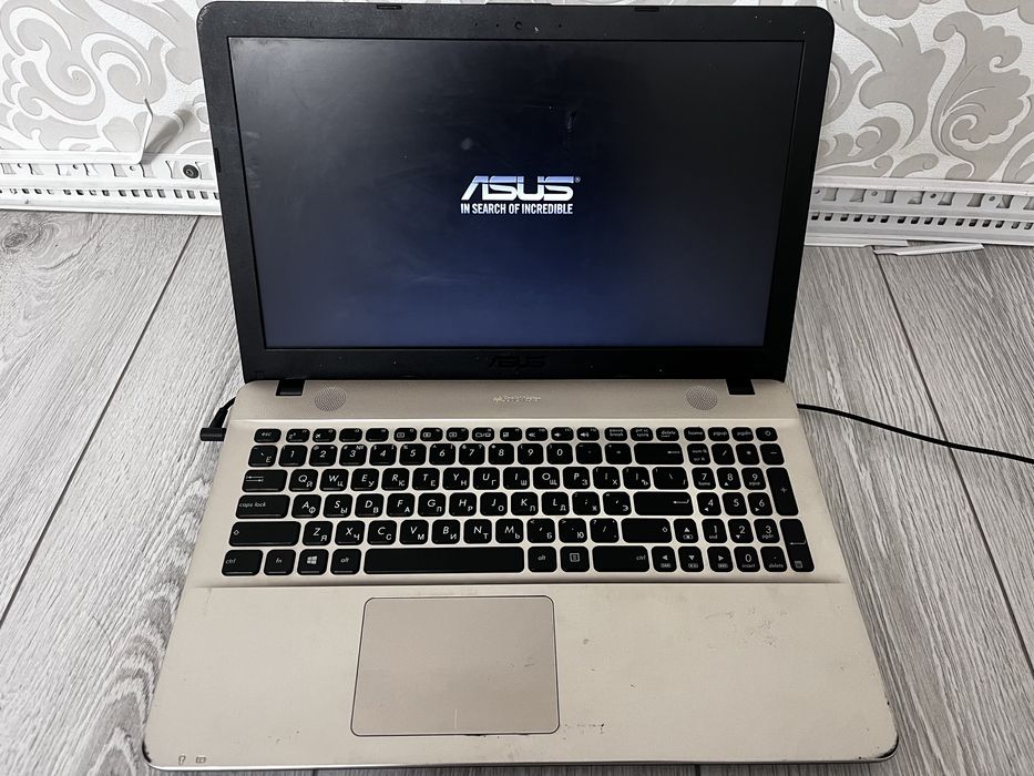 Ноутбук Asus сатылады