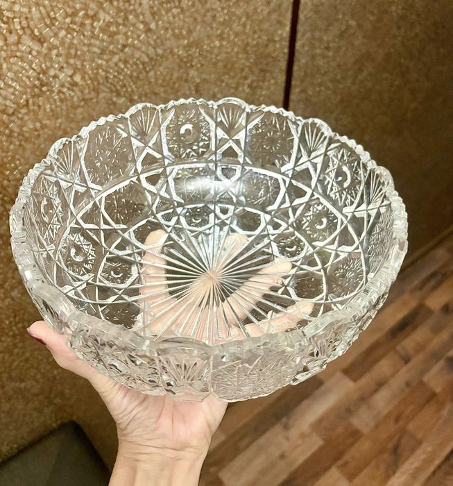 Продам хрустальные /рюмки /стопки/креманки/салатники